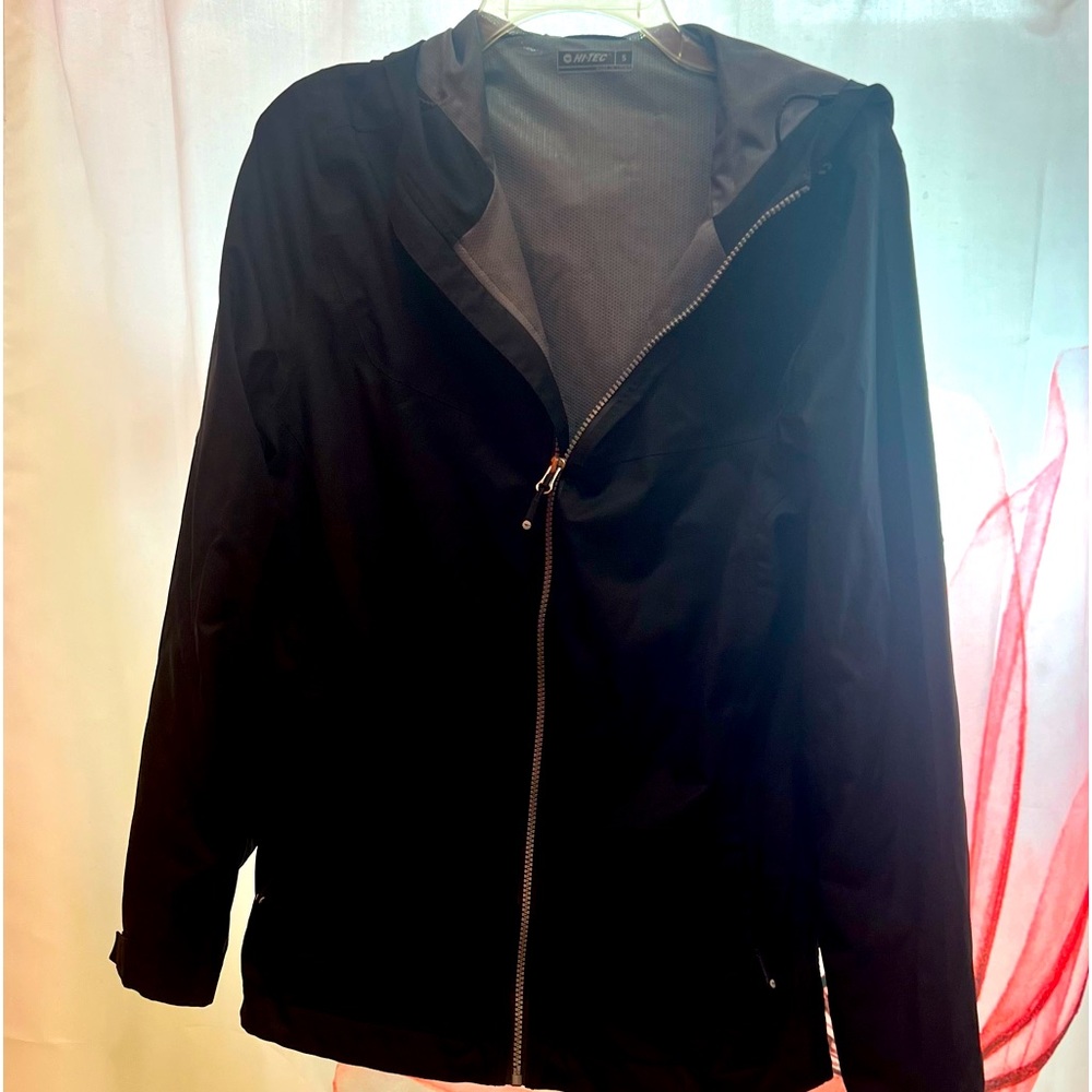 Dry tech windbreaker